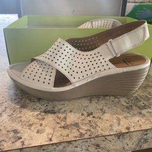 Women's Clark Sandals Size 8